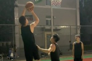 这篮筐邓肯来了不得原地退役啊