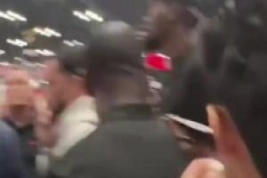 现场采访KD被拒！博主打趣：他可能是被刚刚自己的交易吓到了！
