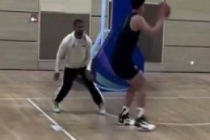 看不够啊！杨瀚森的低位脚步以后会成为大杀招吗？
